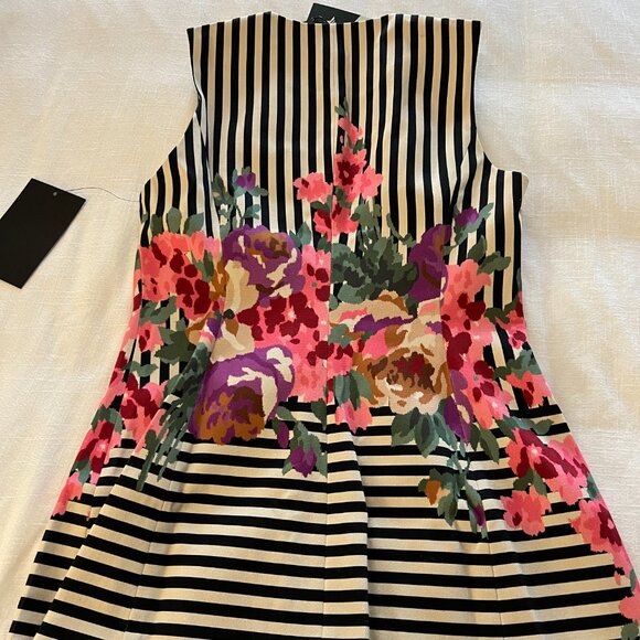 Tuckernuck  Flowering Trellis tunic top - Picture 3 of 5